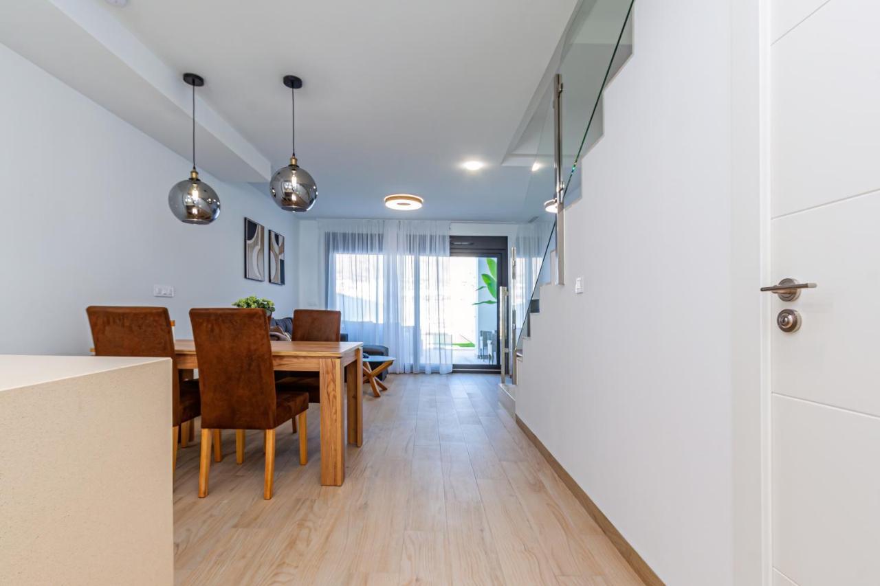 Panoramic Private Pool Home ฟีเนสตรัต ภายนอก รูปภาพ