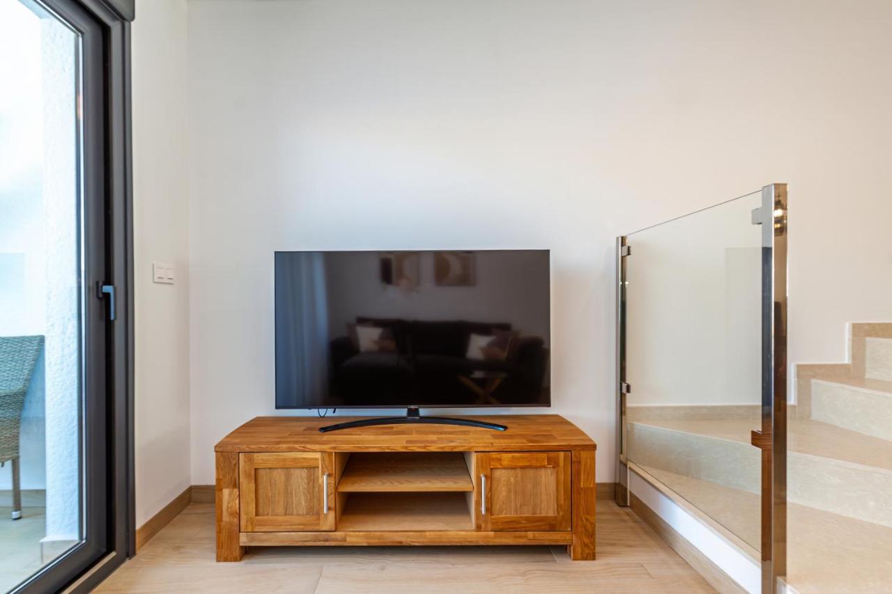 Panoramic Private Pool Home ฟีเนสตรัต ภายนอก รูปภาพ